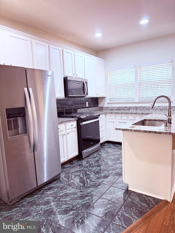 Photo - 5944 Raina Dr