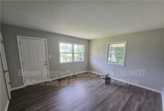 303 Cartwright Dr