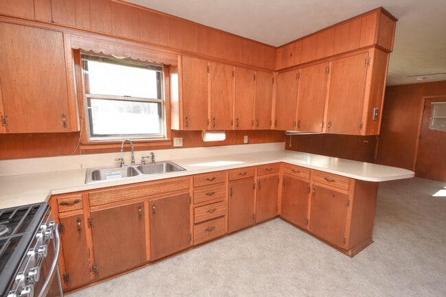 Photo - 1805 Waterloo Ave