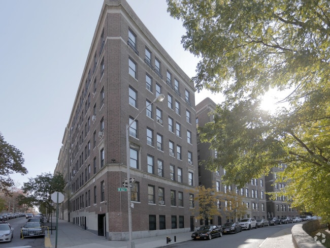 Photo - Gracie Court