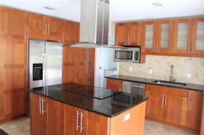 Building Photo - 4705 Holly Dr