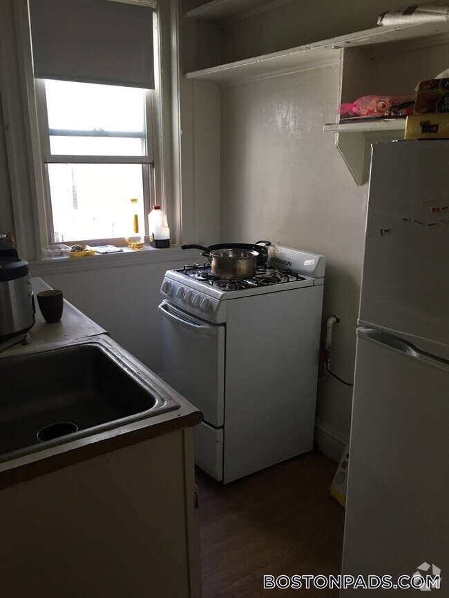 Building Photo - 1185 Boylston St Rental
