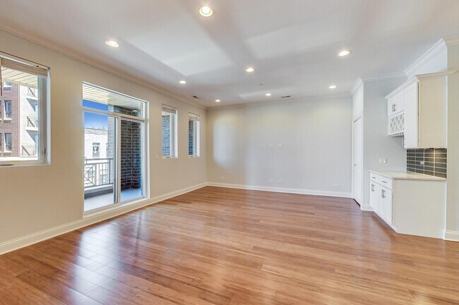 Photo - 2341 W North Ave Unit 3