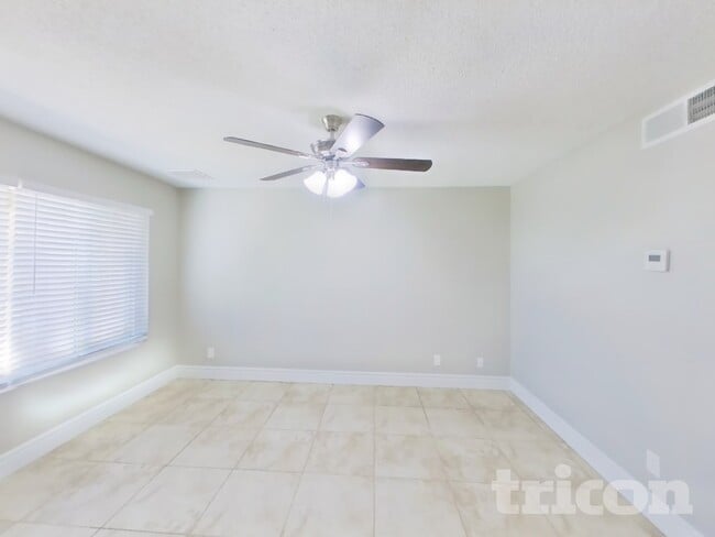 Photo - 9833 N 47th Dr