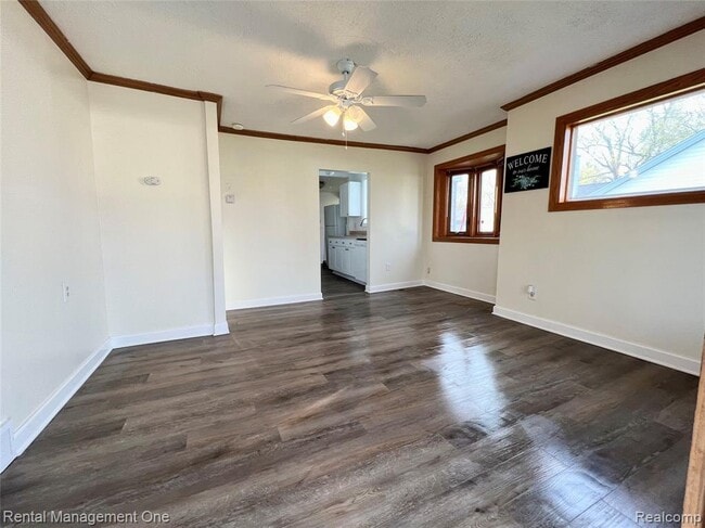 Photo - 7531 Inkster Rd