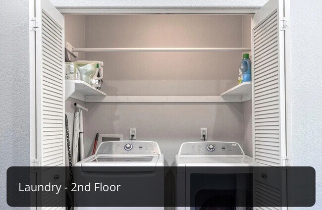 Photo - 3 bed 3 bath Townhouse for Rent in Eastlake