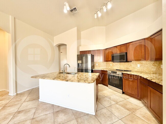 Photo - 4234 E Redwood Ln House