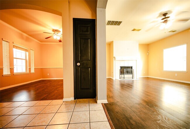 Photo - 2911 Quail Hawk Dr