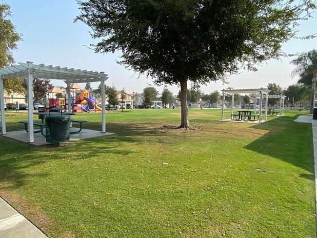 Photo - 600 Hosking Ave Unidad B