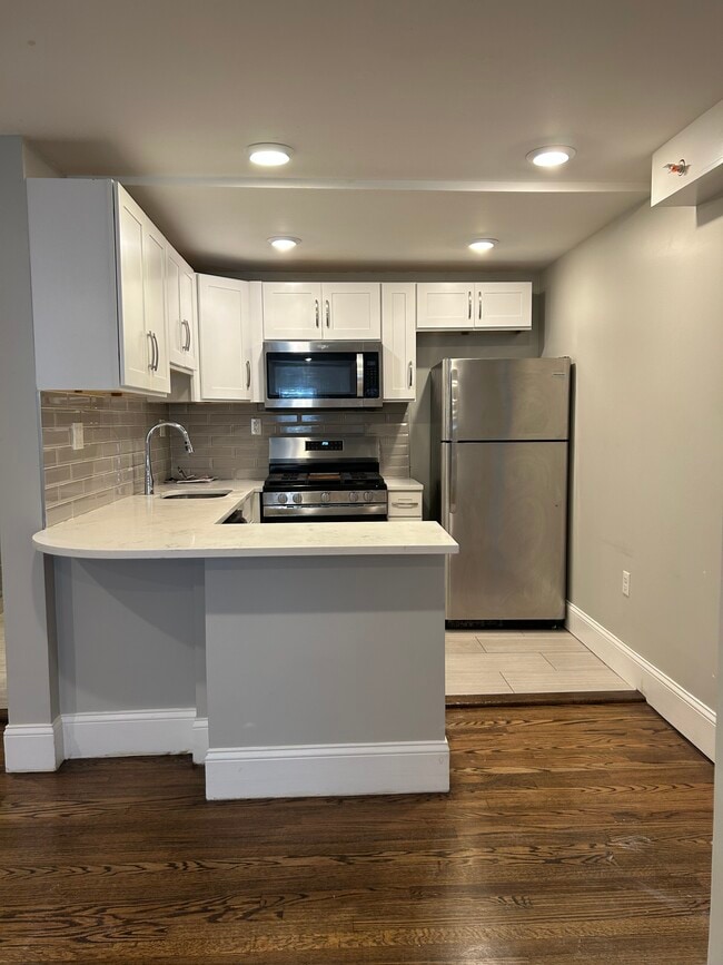 Building Photo - 27 Dudley St Unit 7