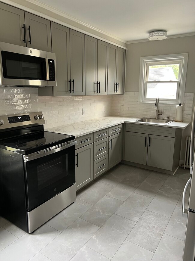 Photo - 11 Hudson Ave