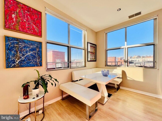 Photo - 2410 17th St NW Unit 300