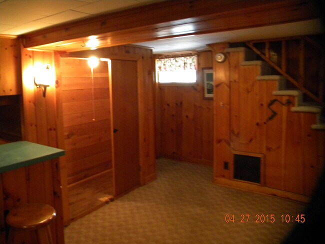 Building Photo - 146 Lake George Ave Unit #1