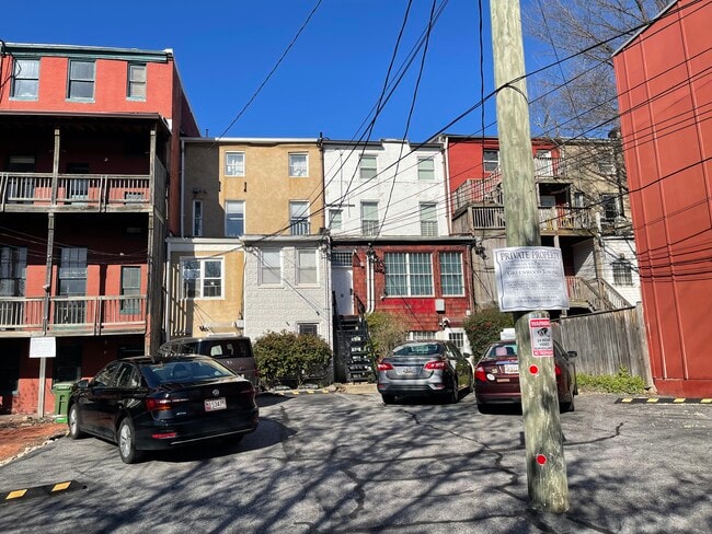 Photo - 927 N Calvert St Unidad 1F