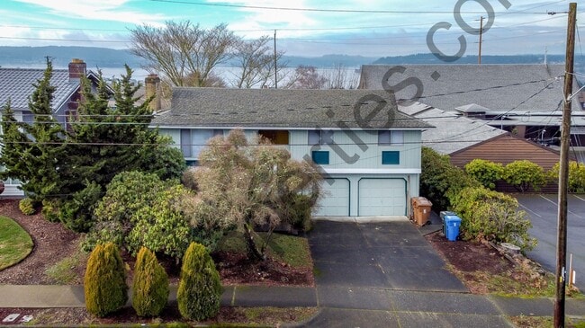 Photo - 4 bedroom 2.5 bathroom Home