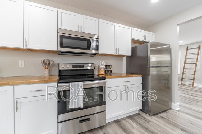 Photo - 537 N Sheffield Ave