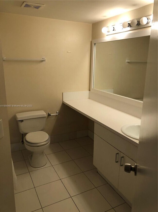 Photo - 2 bedroom in Hollywood FL 33021