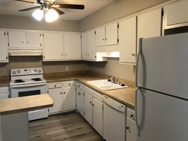 559 Winding Creek Rd Unit A