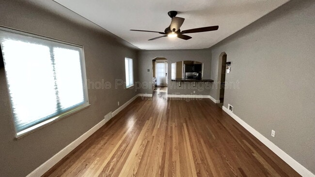 Photo - 4115 Hooker St