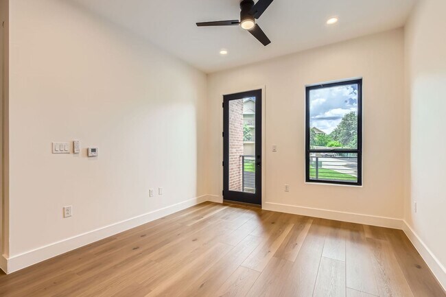 10899 S Hausman, Unit 201