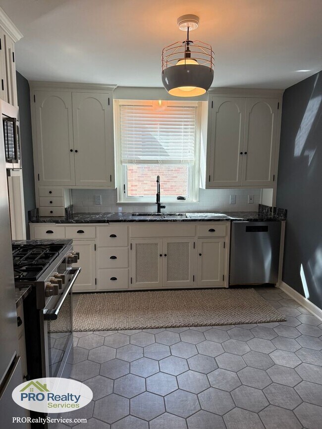 Photo - 2 Bedroom **$1,000 off 1 Month's Rent with...