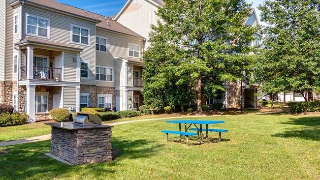 Building Photo - The Landing at Herndon