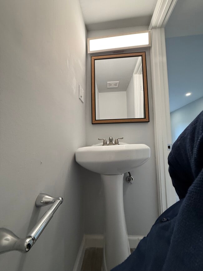 Photo - 238 Stevenson Square