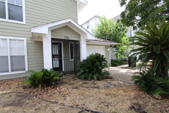 Photo - 301 Willard St