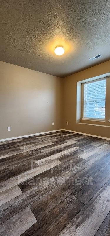 Photo - 12961 Three Point St