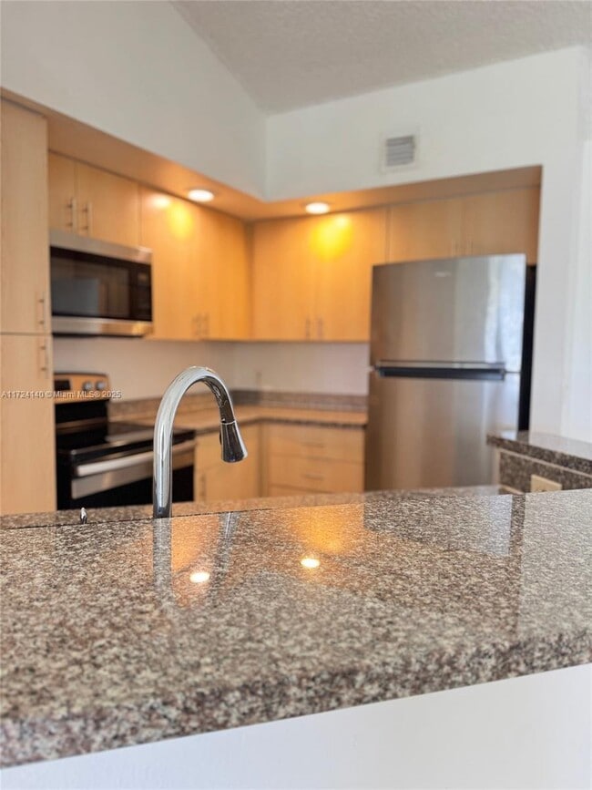Building Photo - 3400 Pinewalk Dr N Unit 934 Rental
