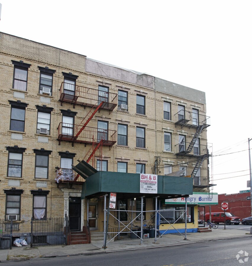 Photo - 512 Morgan Ave Apartments