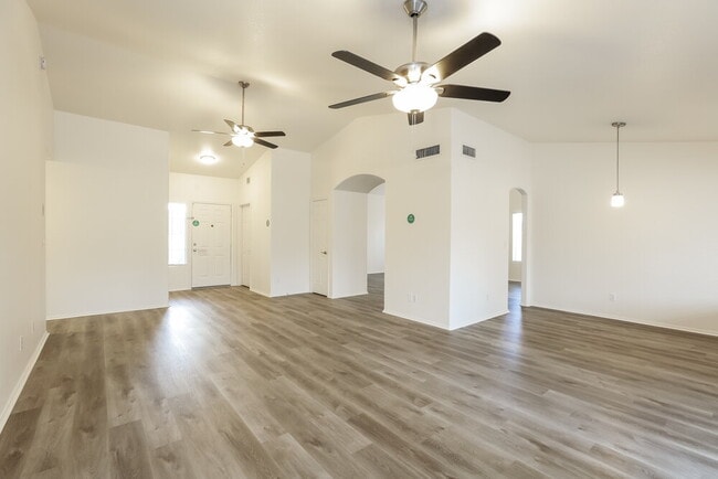 Photo - 7530 W Luke Ave