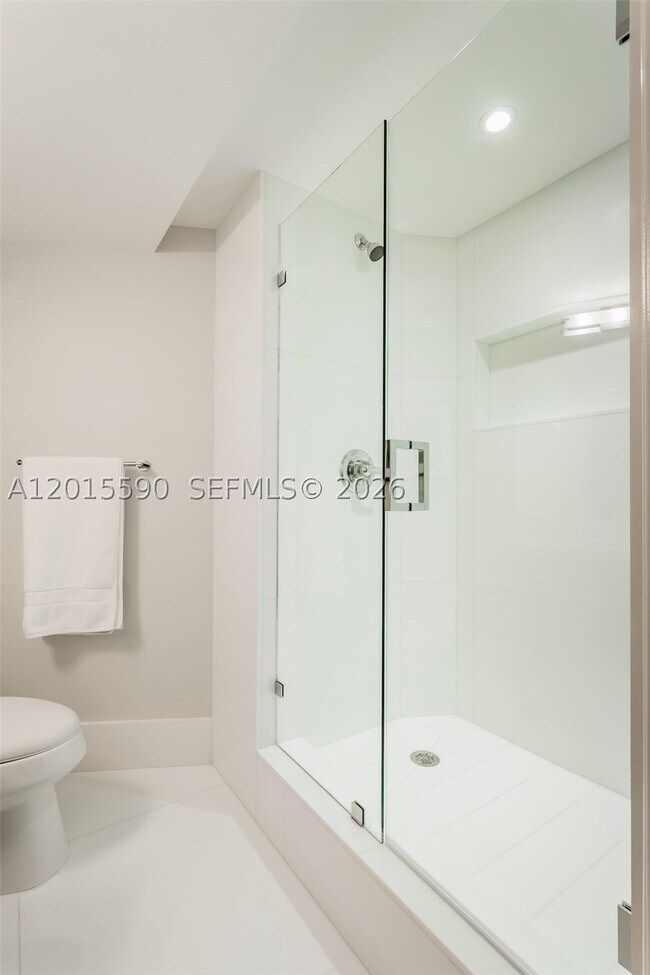 Photo - 6700 Indian Creek Dr Unit 1402