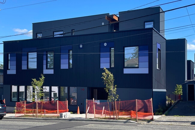 Building Photo - 1614 6th Ave Unit 302 Rental