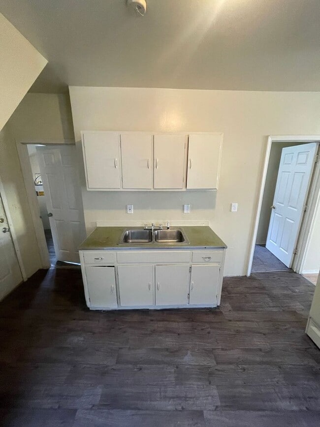 Photo - 2031-2033 S 15th Pl. (Duplex) Unit 2033 - Upper