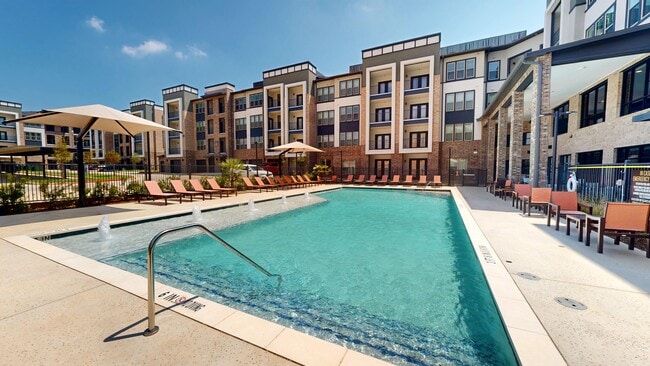 Building Photo - The Heyward Rental