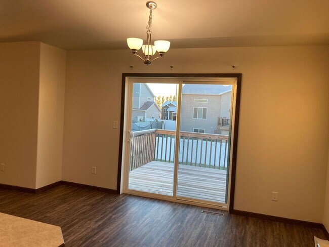 Photo - 1325 30th Ave W