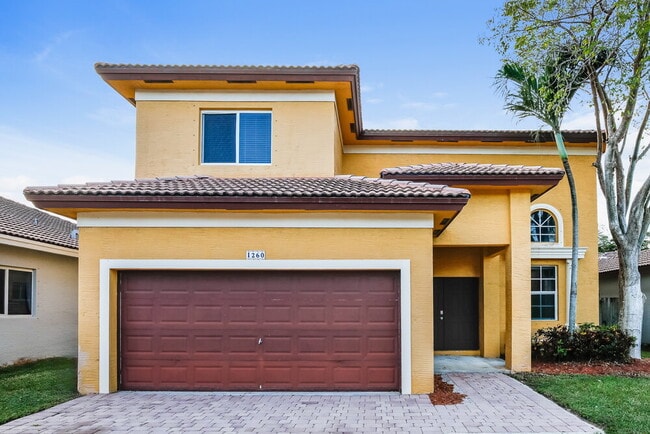 Building Photo - 1260 NE 42nd Ave