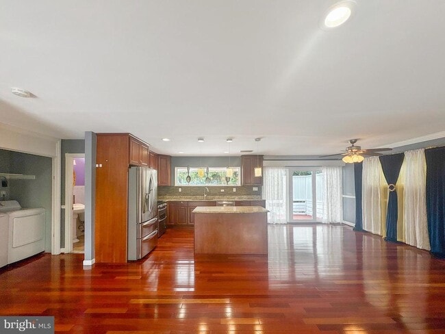 Photo - 3915 Terrace Dr