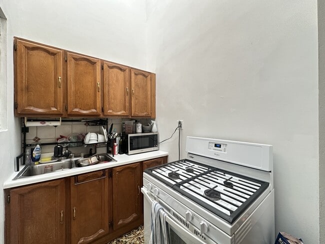 Photo - 1222 W Grace St Unit K09J