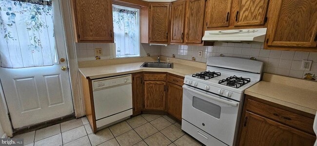 Photo - 411 Bonsal St