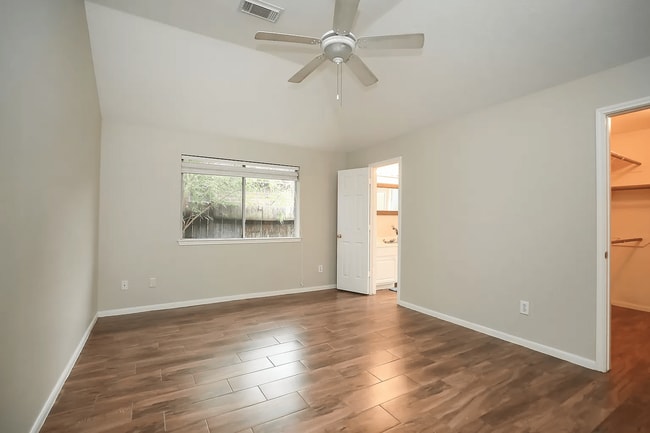 Photo - 208 Armand Bay Dr