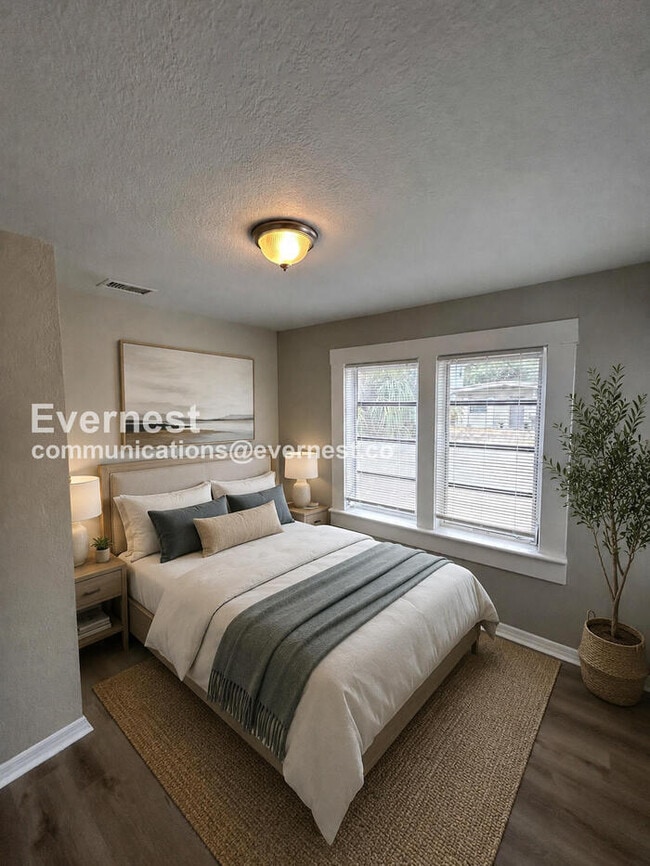 Photo - 2911 W Tyson Ave