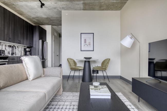 Photo - 208 N Ada St