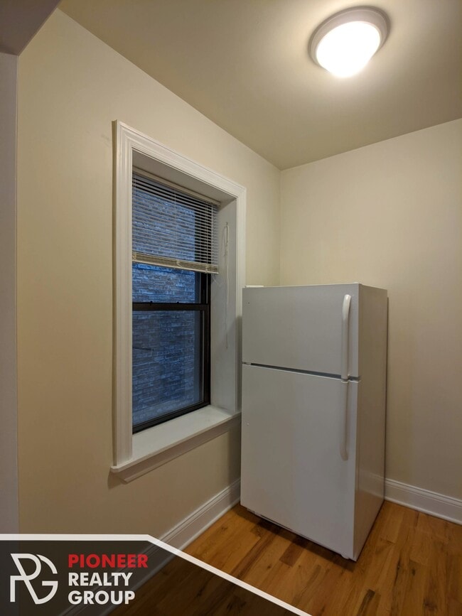 Photo - 1358 N Dearborn St Unit 204