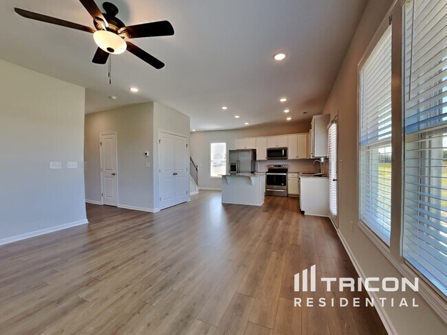 Photo - 137 Sawyer Ml Dr