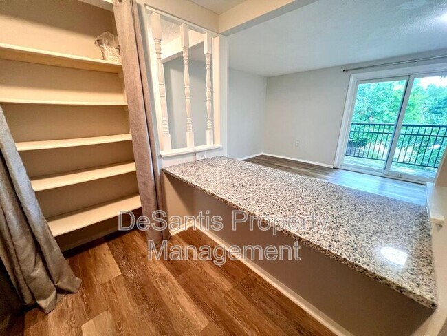 Photo - 6221 Patrick Henry Dr