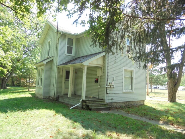 Building Photo - 314 E Evers Ave
