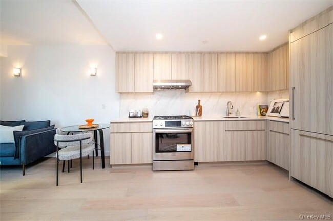 Photo - 33-71 Prince St Unit 13L