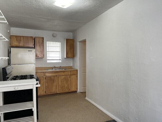 Photo - 1005 Harris St NW